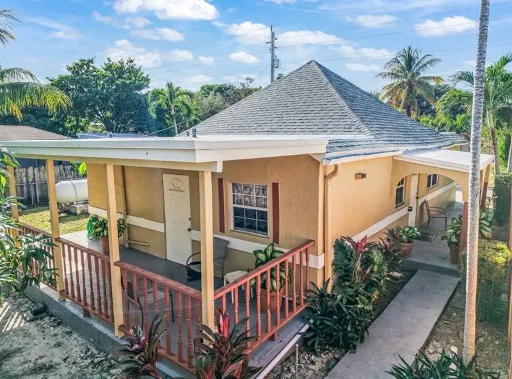 117 Sw 1st Ave, Hallandale Beach