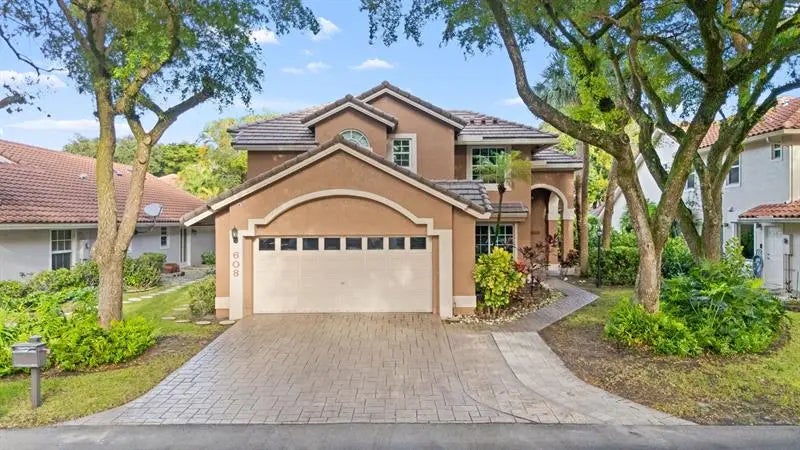 608 Misty Oaks Ln, Pompano Beach