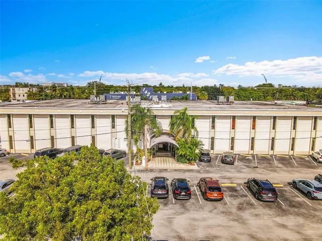 2 of 12 - 1400 E Oakland Park Blvd 100, Oakland Park, FL