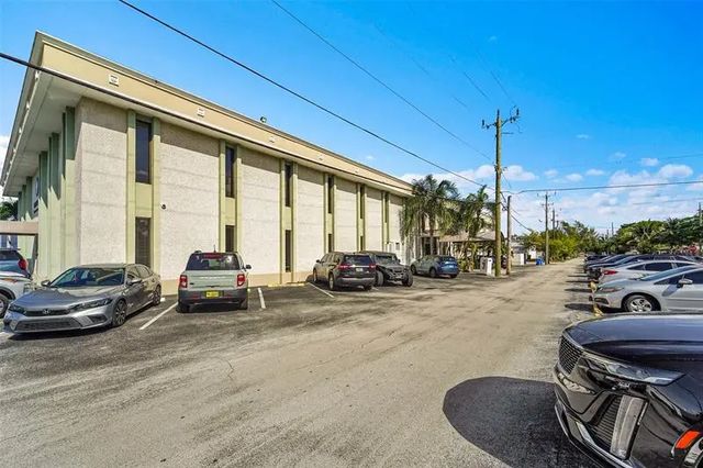 4 of 12 - 1400 E Oakland Park Blvd 100, Oakland Park, FL