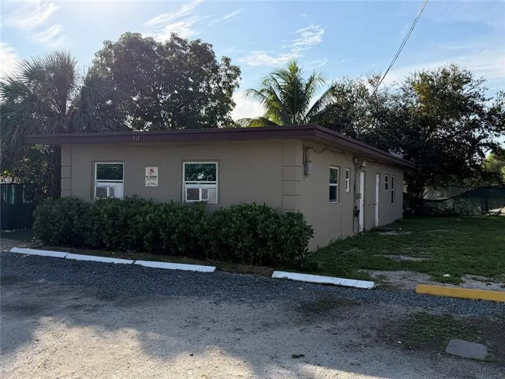 911 Nw 12 Ave, Fort Lauderdale