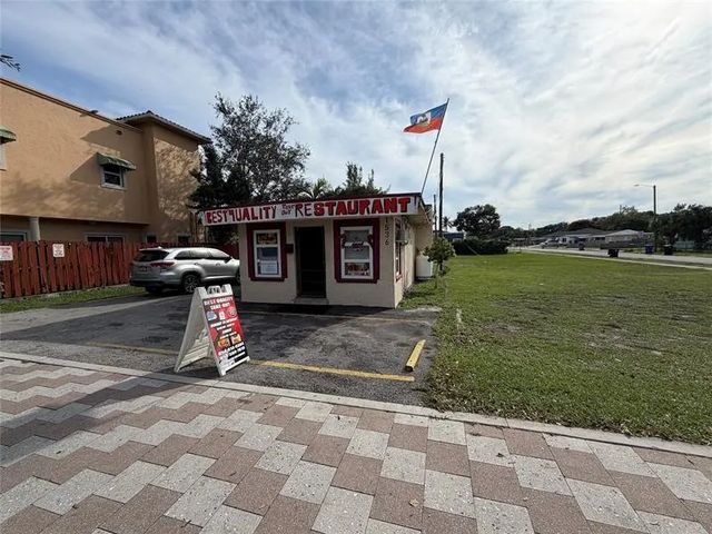 2 of 7 - 1536 Nw 6th St, Fort Lauderdale, FL