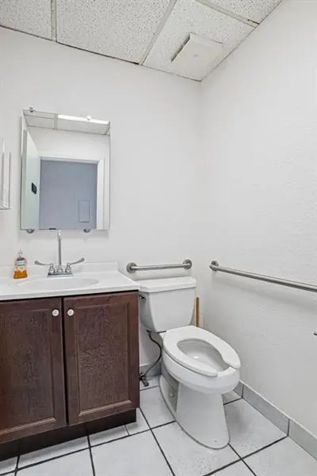 3 of 44 - 2929 N University Dr, Coral Springs, FL