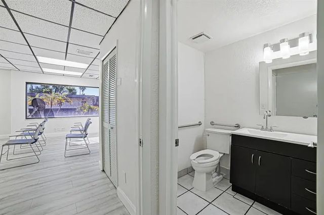 5 of 44 - 2929 N University Dr, Coral Springs, FL