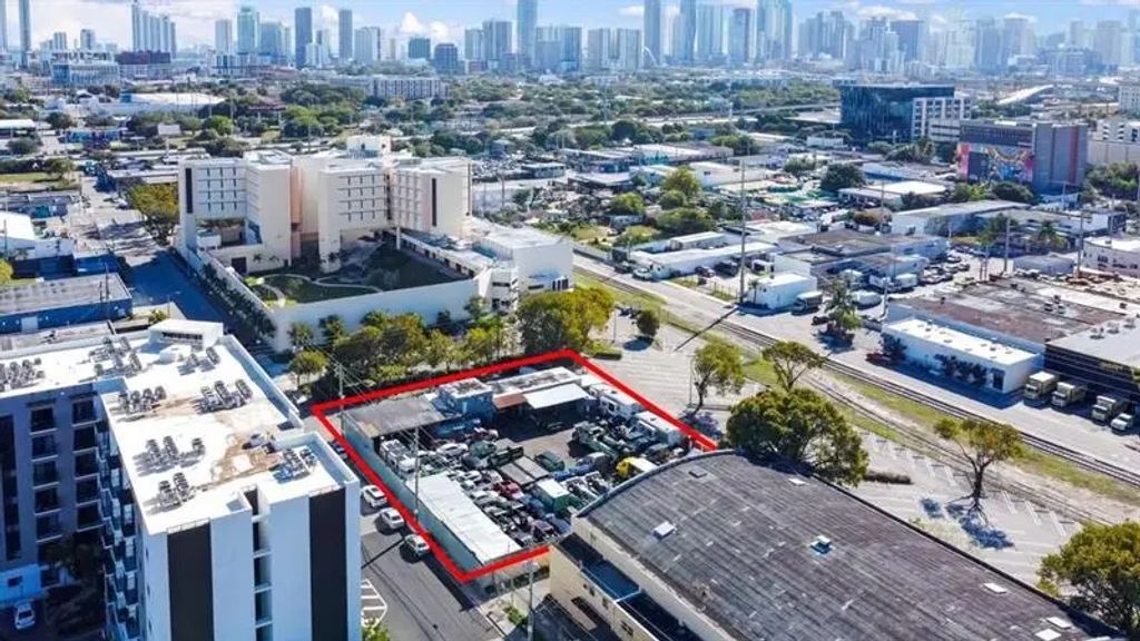 820 Nw 23rd St, Miami