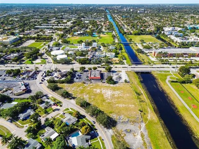 3 of 19 - 3900 Nw 37th St, Lauderdale Lakes, FL