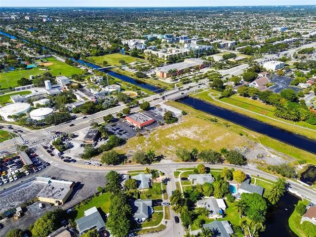 4 of 19 - 3900 Nw 37th St, Lauderdale Lakes, FL
