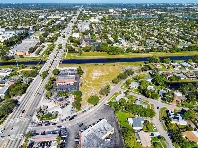 5 of 19 - 3900 Nw 37th St, Lauderdale Lakes, FL
