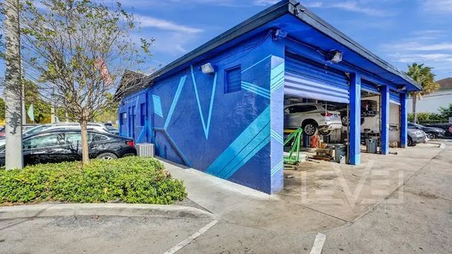 5 of 12 - 1730 W Sunrise Blvd, Fort Lauderdale, FL