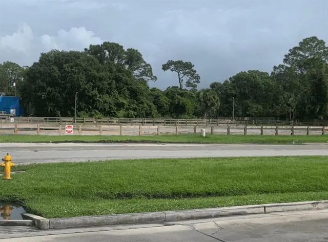 2 of 3 - 1600 State Road 70, Okeechobee, FL