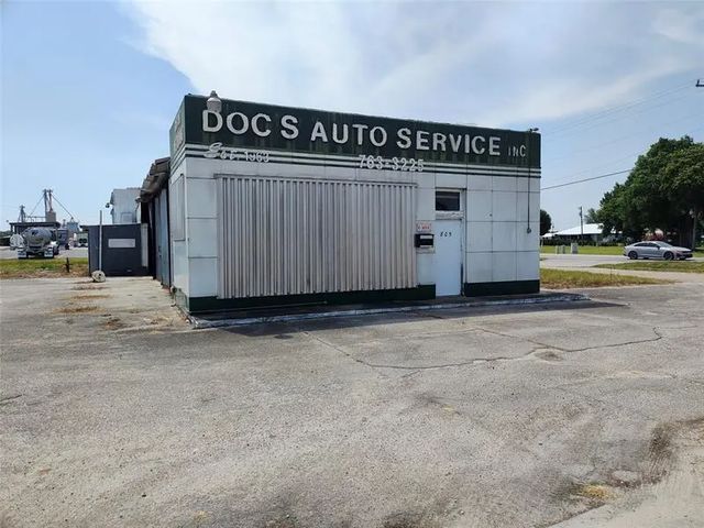 805 N Parrott Ave, Okeechobee