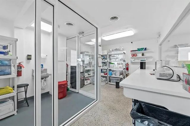 141 E Commercial Blvd, Oakland Park
