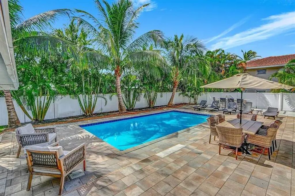 2740 Ne 30th Pl, Fort Lauderdale