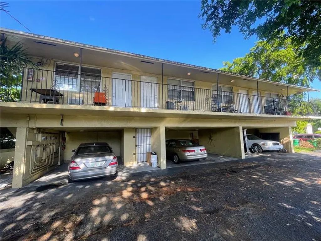 2800 W Sunrise Blvd, Fort Lauderdale