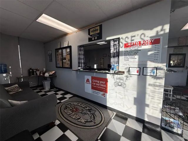 3 of 32 - 702 N Ridgewood Dr, Sebring, FL