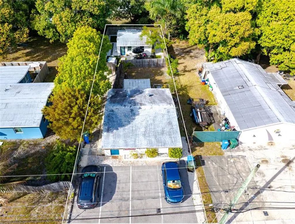 659 Ne 32nd St, Oakland Park