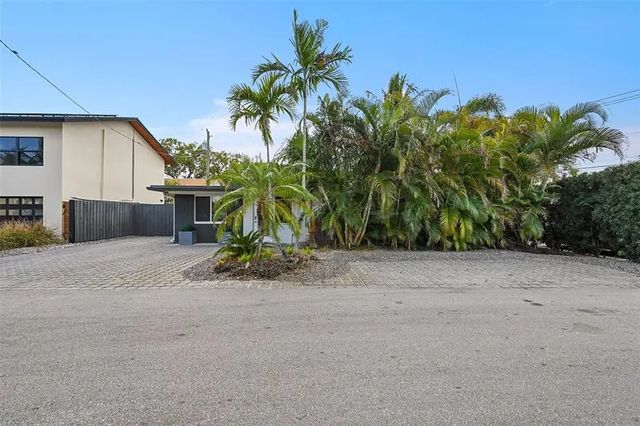 2 of 43 - 602 Ne 27th St, #1-2, Fort Lauderdale, FL