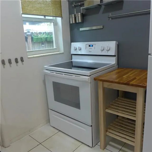 3 of 51 - 812 Ne 15 Avenue, Fort Lauderdale, FL