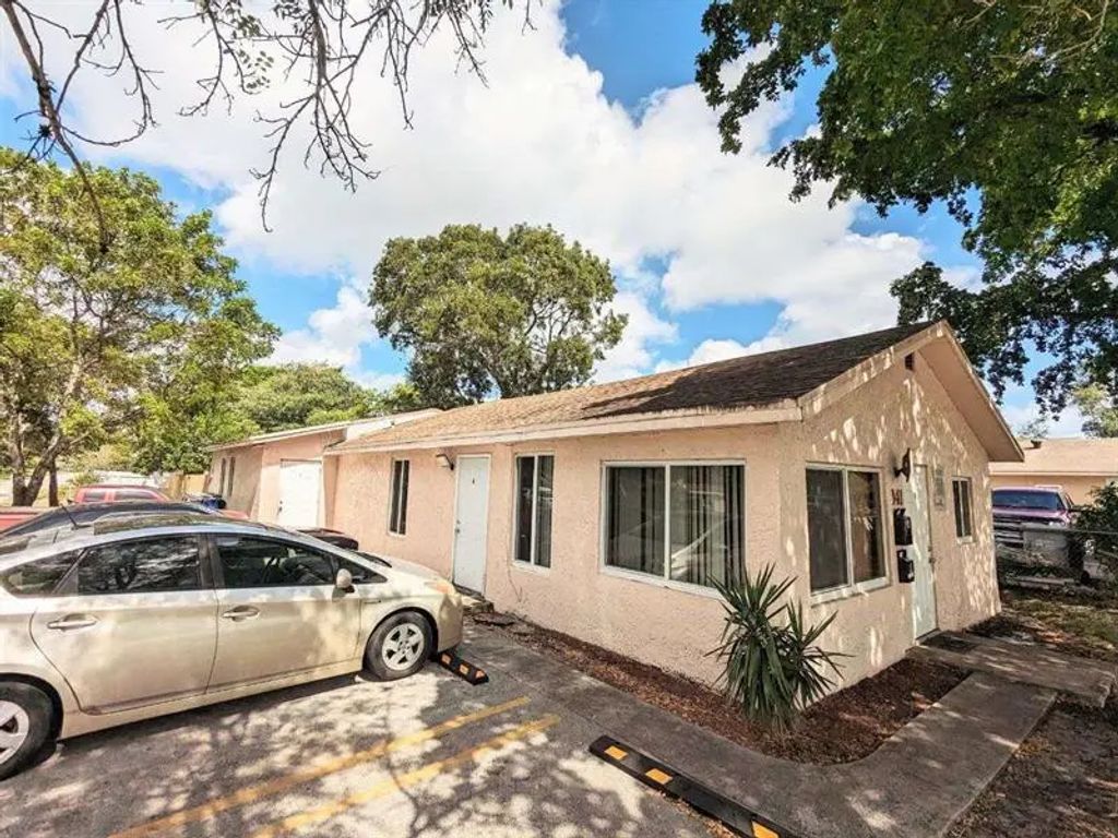 141 Nw 10th St, Pompano Beach