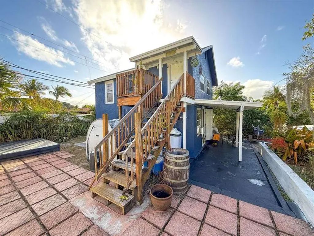 920 Selkirk St, West Palm Beach