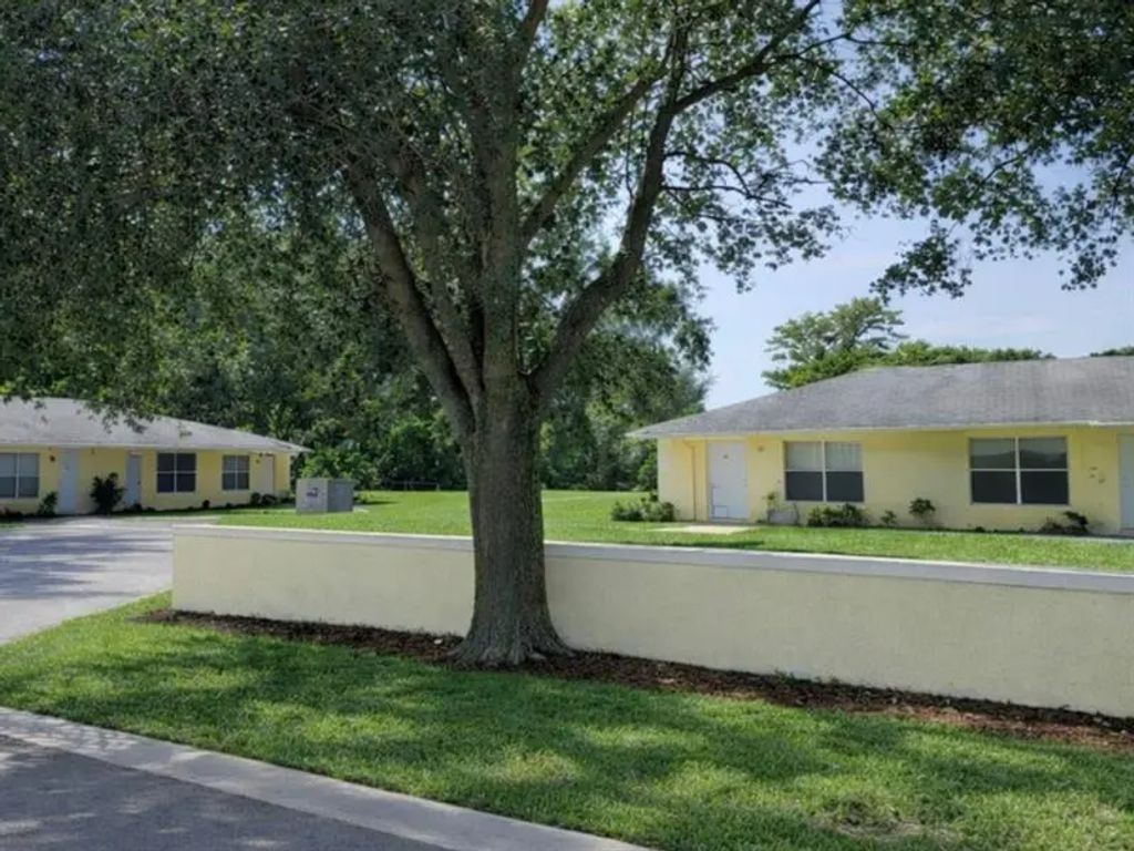 951 King Orange Dr, Fort Pierce 