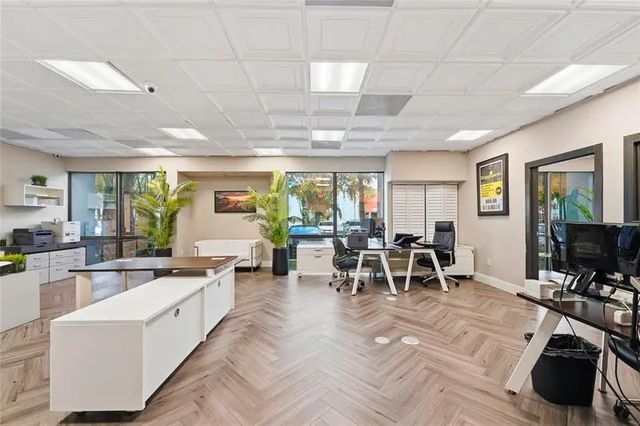 5 of 38 - 520 Nw 165th Street Rd, Miami, FL