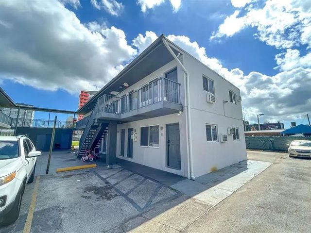 4 of 22 - 734 Nw 80th St, Miami, FL