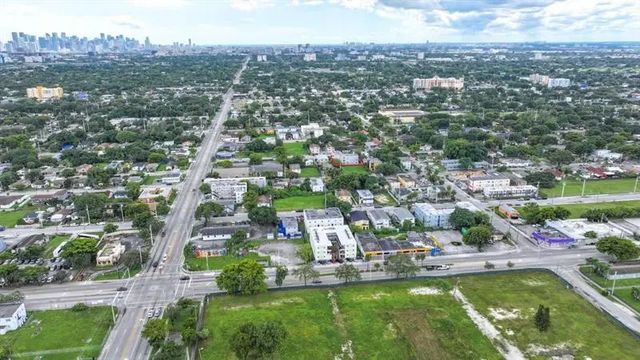 2 of 14 - 1261 Nw 59th St, Miami, FL