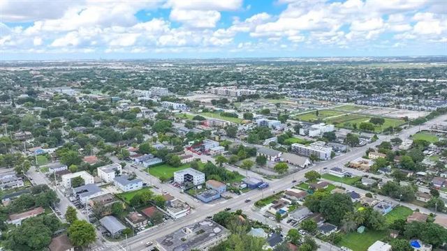 3 of 14 - 1261 Nw 59th St, Miami, FL