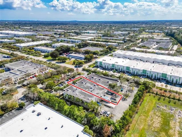 4 of 14 - 3902-3904 Nw 126 Ave, Coral Springs, FL