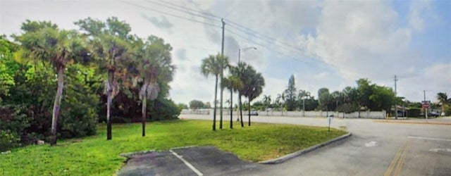 2 of 12 - 2898 W Commercial Blvd, Fort Lauderdale, FL