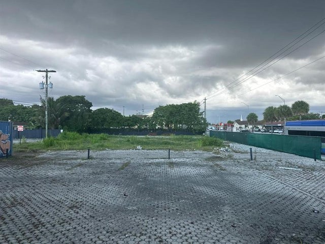 1 of 4 - 1430 Nw 119, Miami, FL