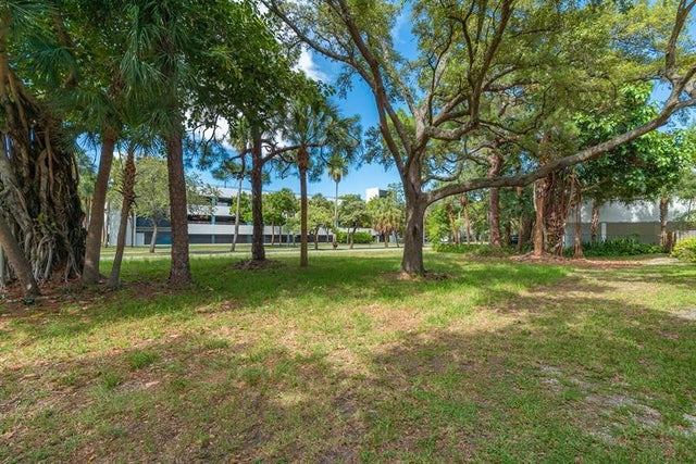 5 of 5 - 1800 Se 1 Ave, Fort Lauderdale, FL