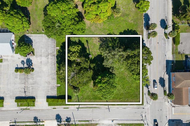 4 of 7 - 822 Avenue D, Fort Pierce, FL