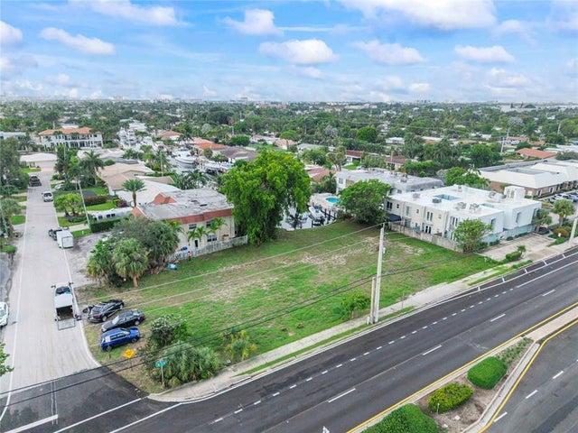 4 of 30 - 2716 Ne 14th Street Cswy, Pompano Beach, FL