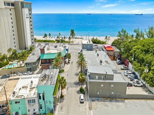 4 of 32 - 901 Sunrise Ln, Fort Lauderdale, FL
