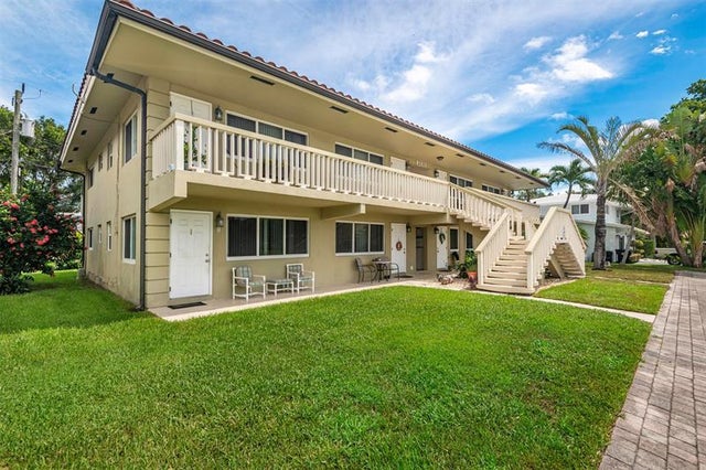 3 of 36 - 2131 Ne 40th Ct #1-8, Lighthouse Point, FL
