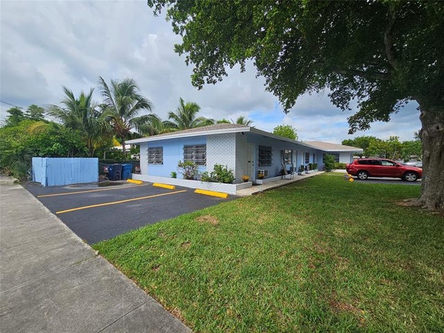 1 of 13 - 824 Ne 16th St, Fort Lauderdale, FL