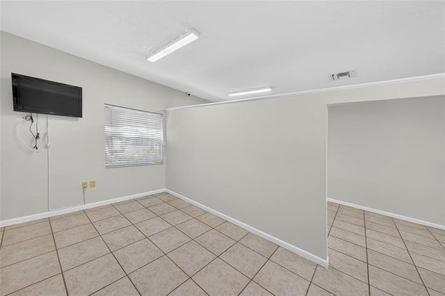 4 of 31 - 2520 N Dixie Hwy, Wilton Manors, FL