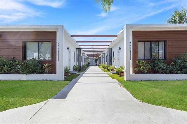 2 of 36 - 1946 Pierce St 1-11, Hollywood, FL