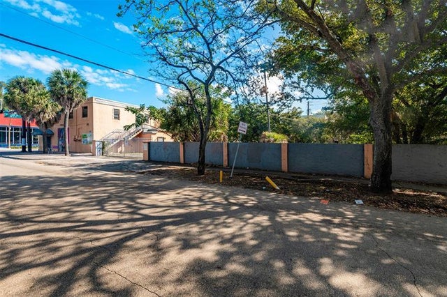4 of 31 - 1448 Nw 6th St, Fort Lauderdale, FL