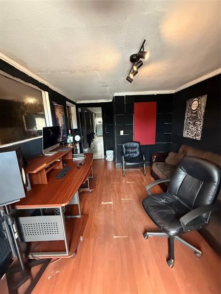 4 of 9 - 5621 Pembroke Rd, Hollywood, FL