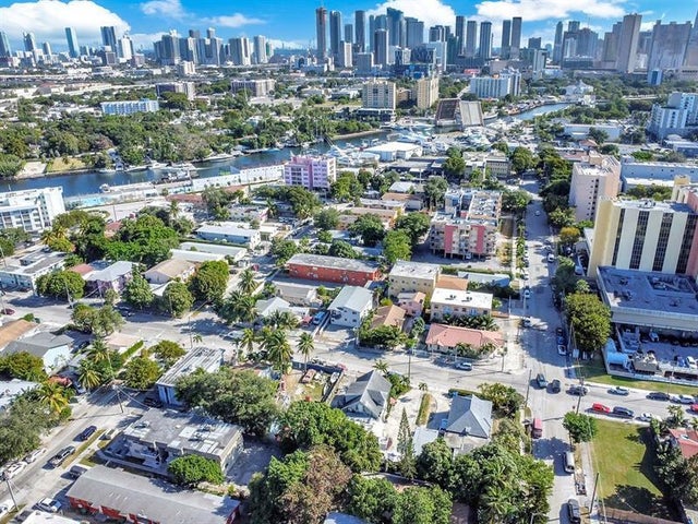 4 of 41 - 429 Nw 10th Ave, Miami, FL