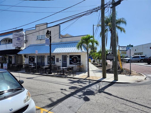 1 of 15 - 531-533 Athens Street, Tarpon Springs, FL