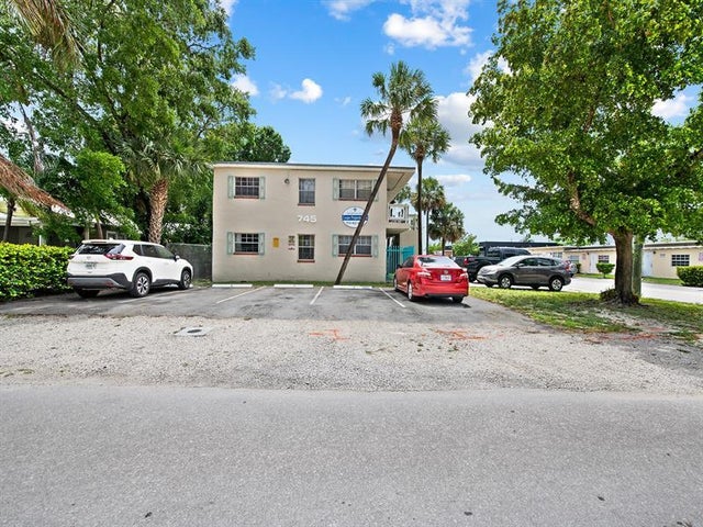 3 of 13 - 735 & 745 Ne 5th Ave 1-5, Fort Lauderdale, FL