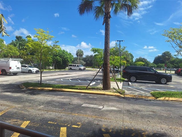2 of 52 - 8358 W Oakland Park Blvd, Sunrise, FL