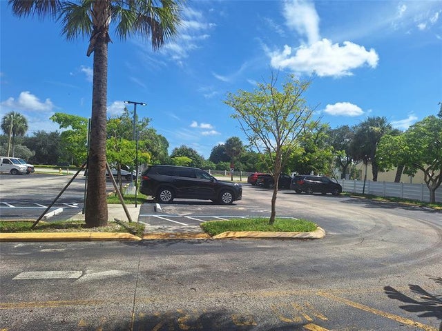 3 of 52 - 8358 W Oakland Park Blvd, Sunrise, FL