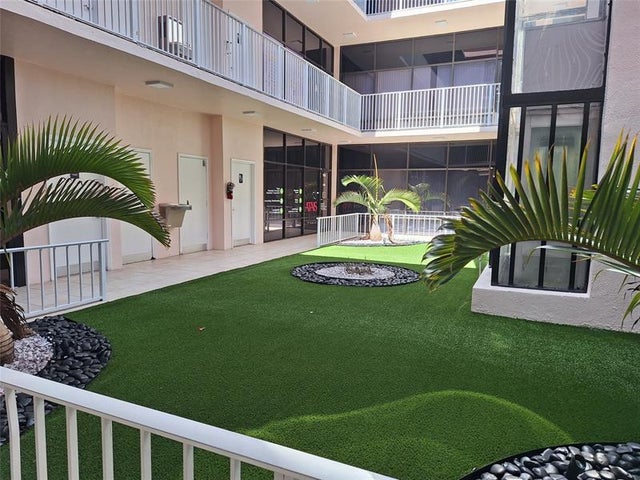 5 of 52 - 8358 W Oakland Park Blvd, Sunrise, FL