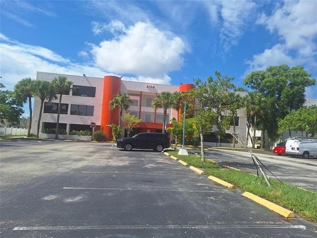 1 of 7 - 8358 W Oakland Park Blvd 202c, Sunrise, FL