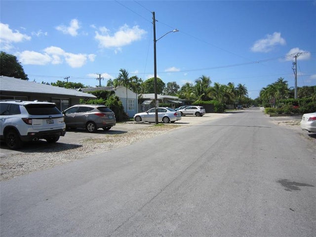 4 of 32 - 1129 Ne 16th Ave 1-5, Fort Lauderdale, FL